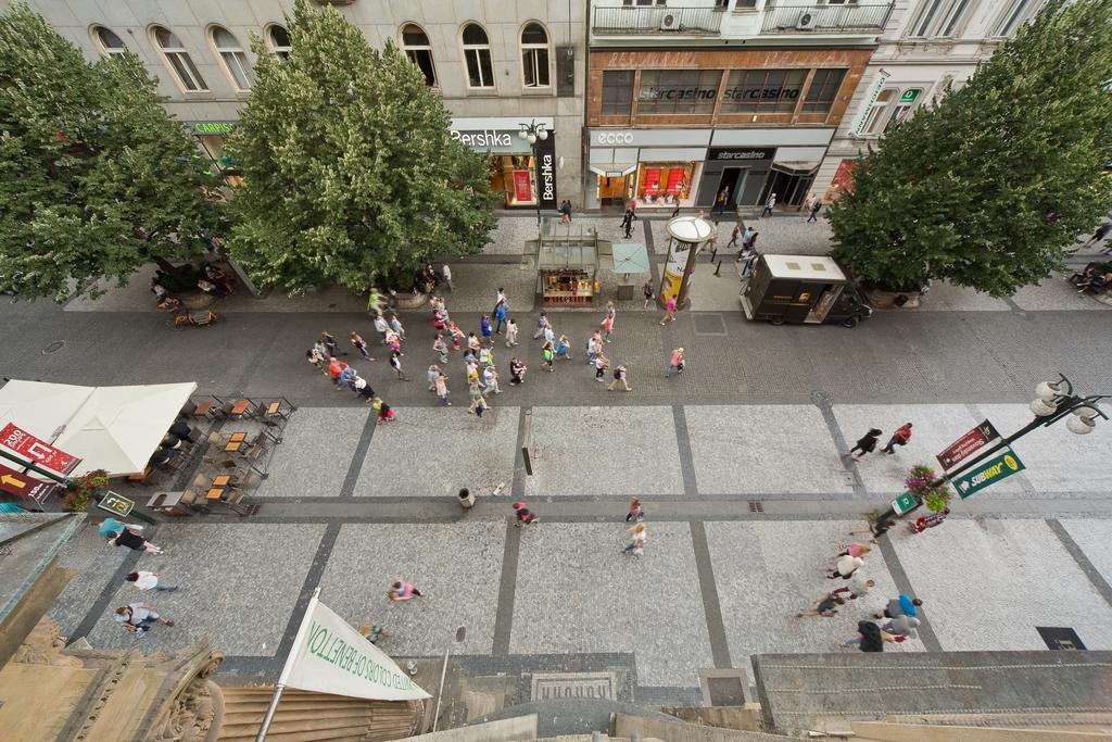 Merchants Crown Suites And Spa Prag Exteriör bild The square in 2011